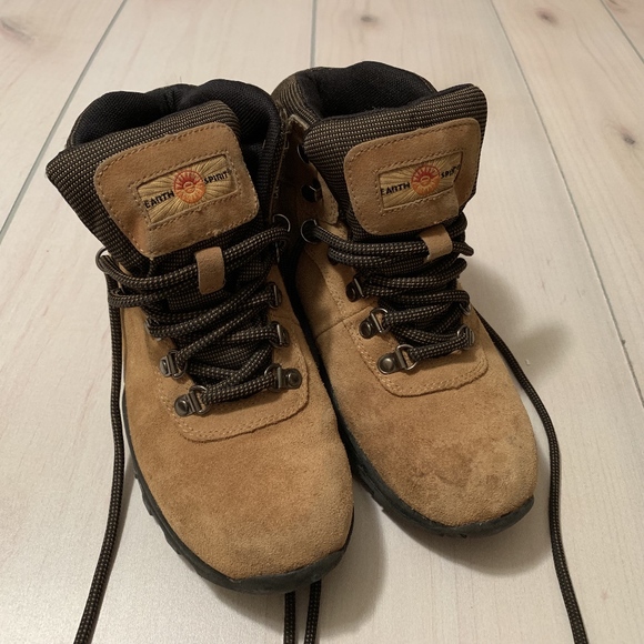 earth spirit hiking boots